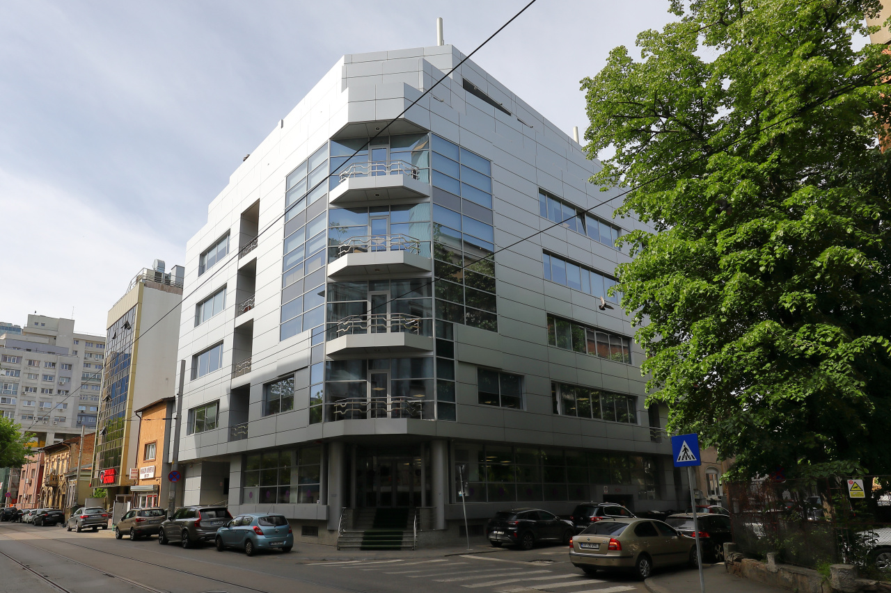 Dr. Felix Office Building